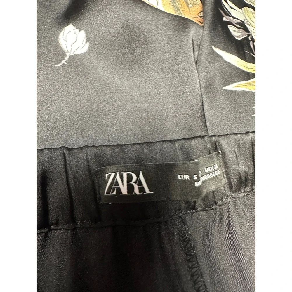 Zara Floral Crane Print Wide Leg Pants Womens Small Black Satin Cropped Pleated - Picture 3 of 14